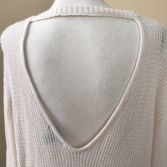 F21 Off White Sweater with Large Keyhole Back - Picture 4 of 6
